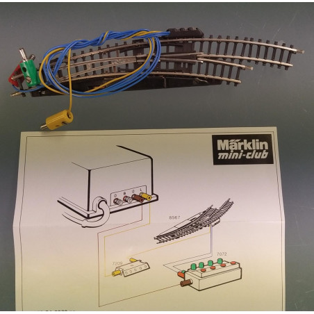 MARKLIN : DESVIO CURVO eléctrico Derecha   Escala Z
