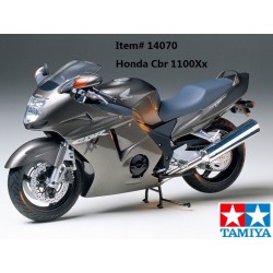 TAMIYA : HONDA CBR 1100XX  S. BLACKBIRD escala 1:12