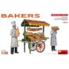 MINIART : BAKERS - PANADEROS  escala 1:35