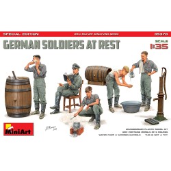 MINIART : GERMAN SOLDIERS AT REST  escala 1:35