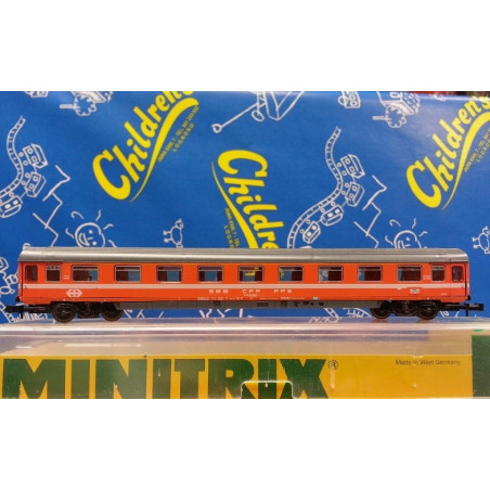 MINITRIX : COCHE DE PASAJEROS  Escala N